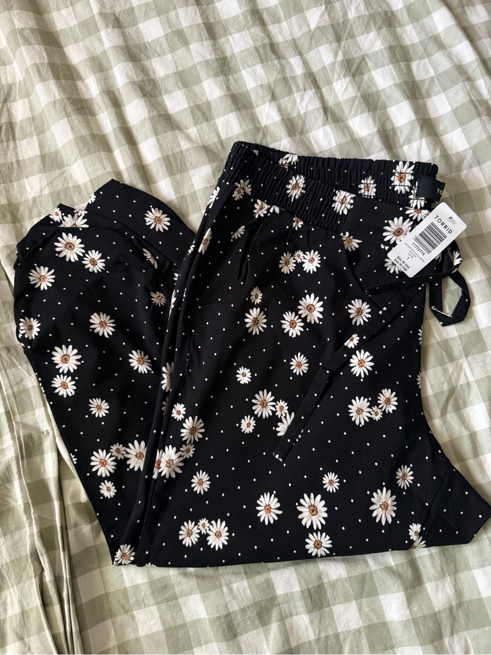 torrid Black Daisy Print Girls' Jogger Pants